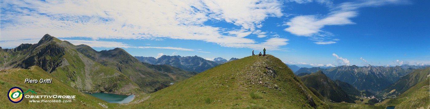 36 Dal Passo saliamo alla Cima di Valcervia (2370 m).jpg